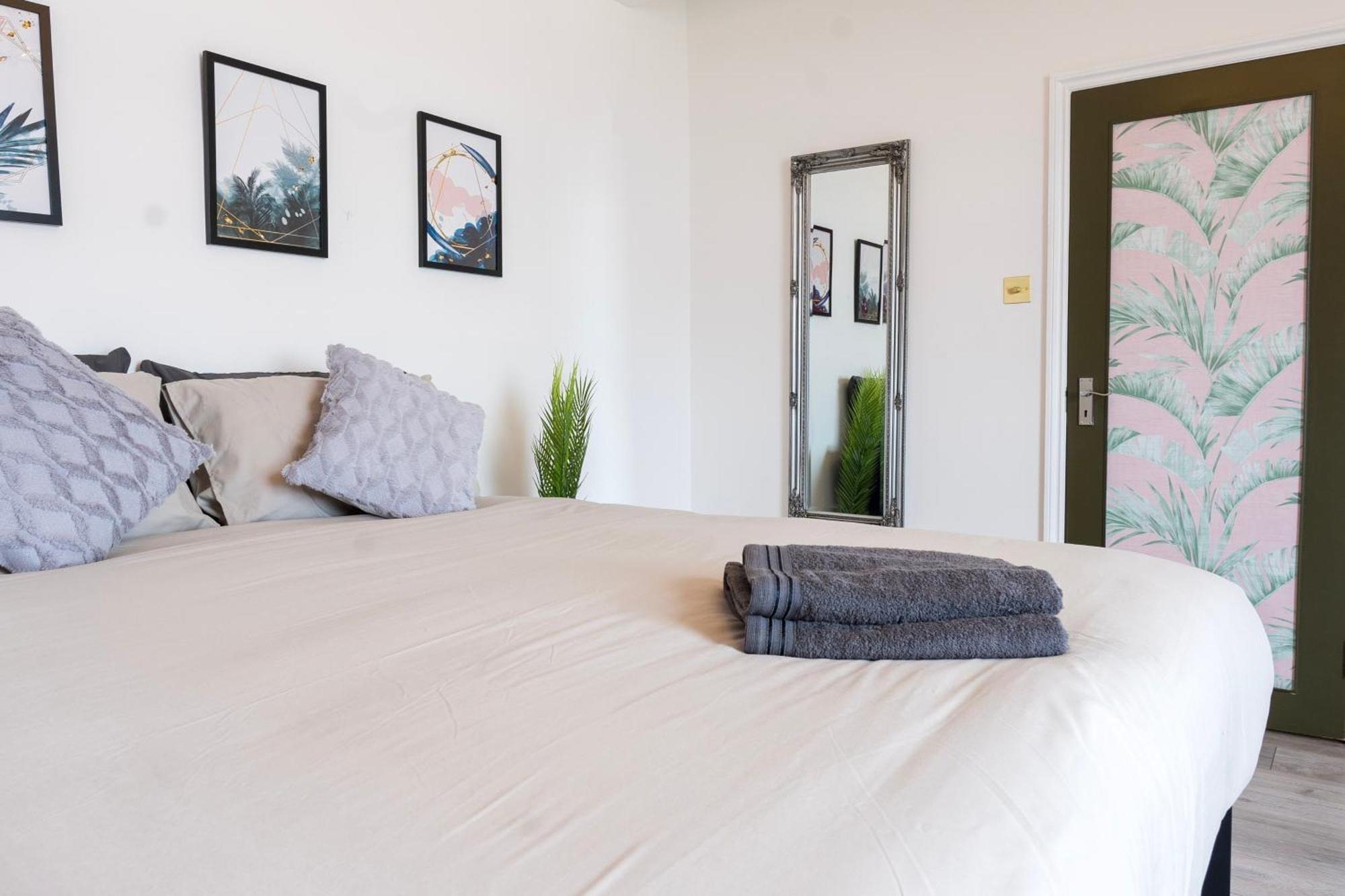 5C- Stylish Urban Retreat - Spacious 2 Bed Flat ลอนดอน ภายนอก รูปภาพ