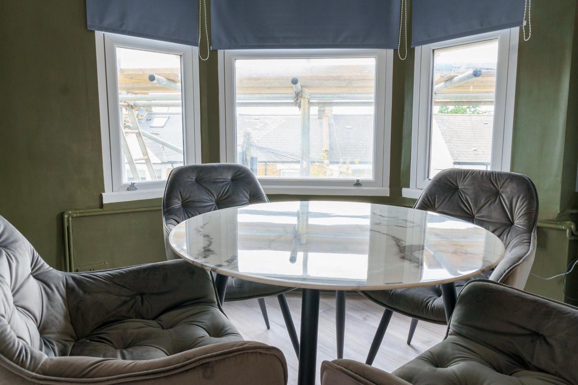 5C- Stylish Urban Retreat - Spacious 2 Bed Flat ลอนดอน ภายนอก รูปภาพ
