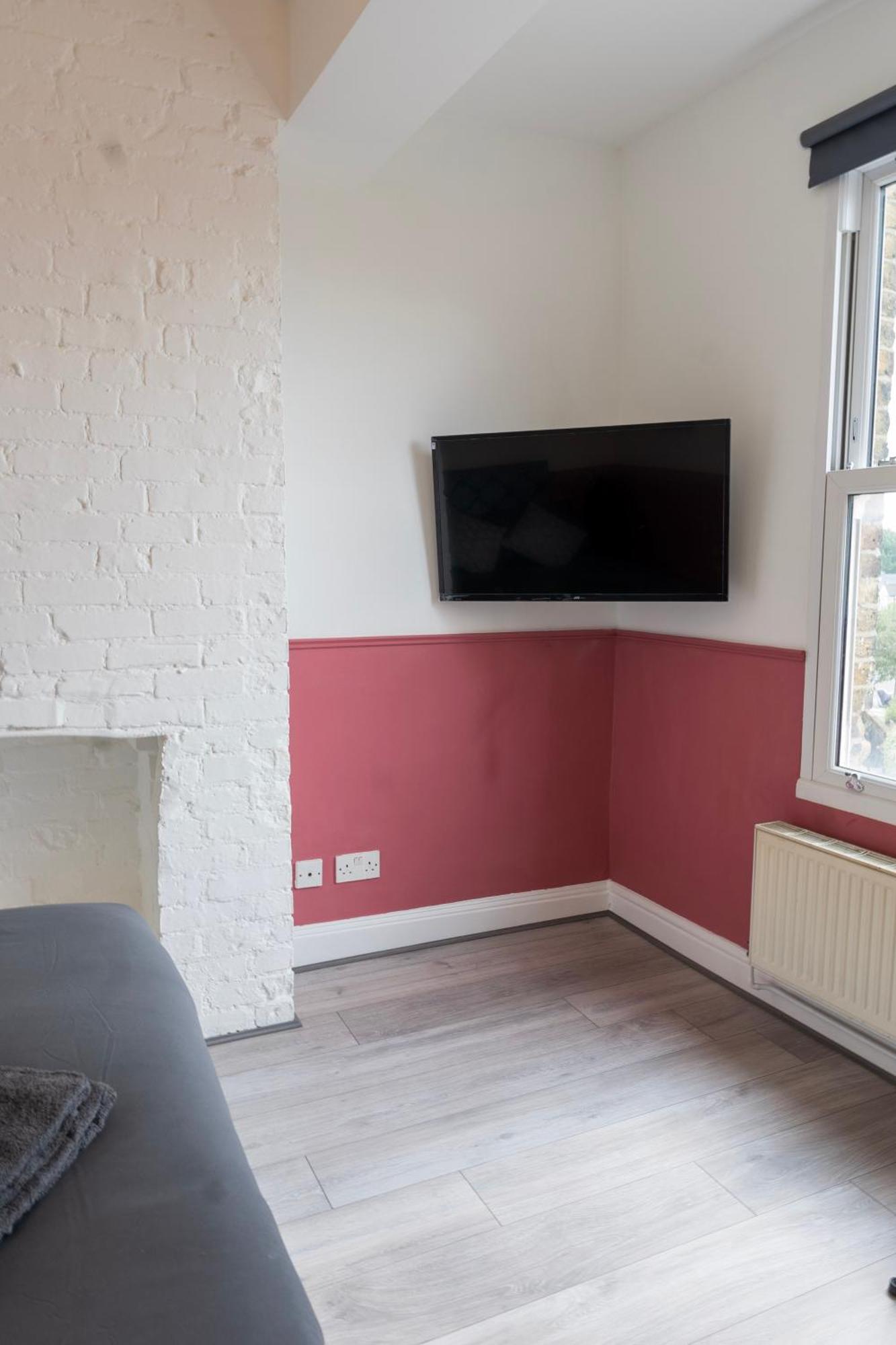 5C- Stylish Urban Retreat - Spacious 2 Bed Flat ลอนดอน ภายนอก รูปภาพ