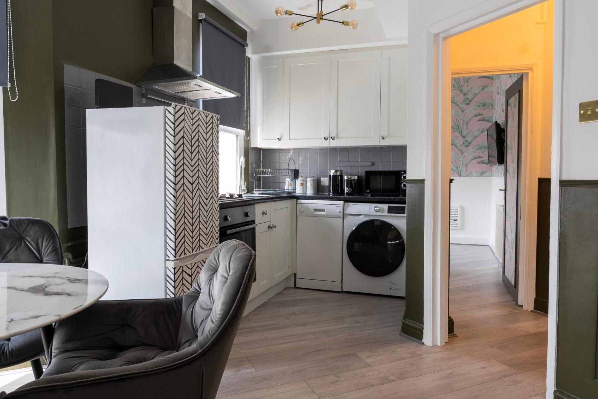 5C- Stylish Urban Retreat - Spacious 2 Bed Flat ลอนดอน ภายนอก รูปภาพ