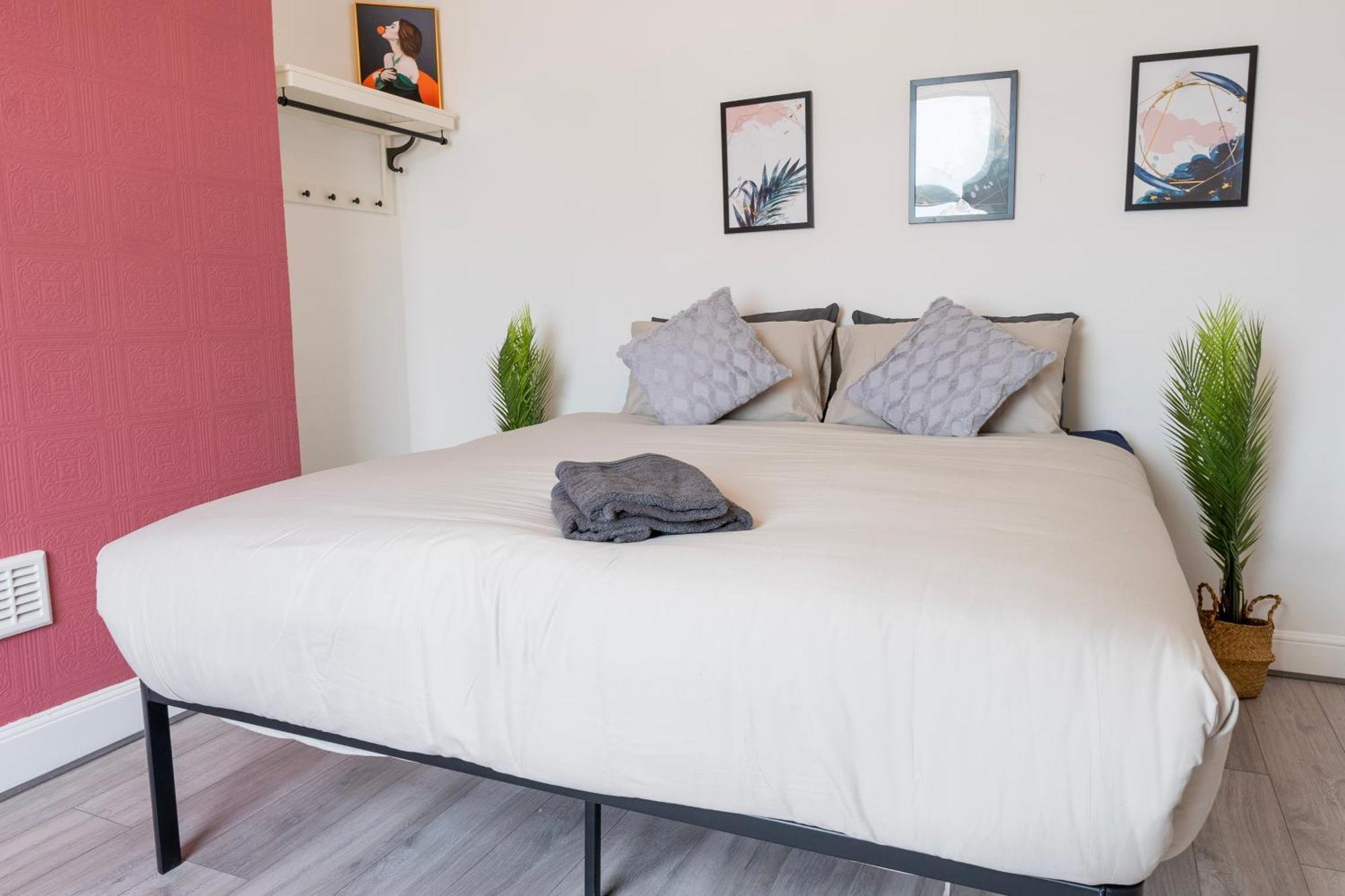 5C- Stylish Urban Retreat - Spacious 2 Bed Flat ลอนดอน ภายนอก รูปภาพ