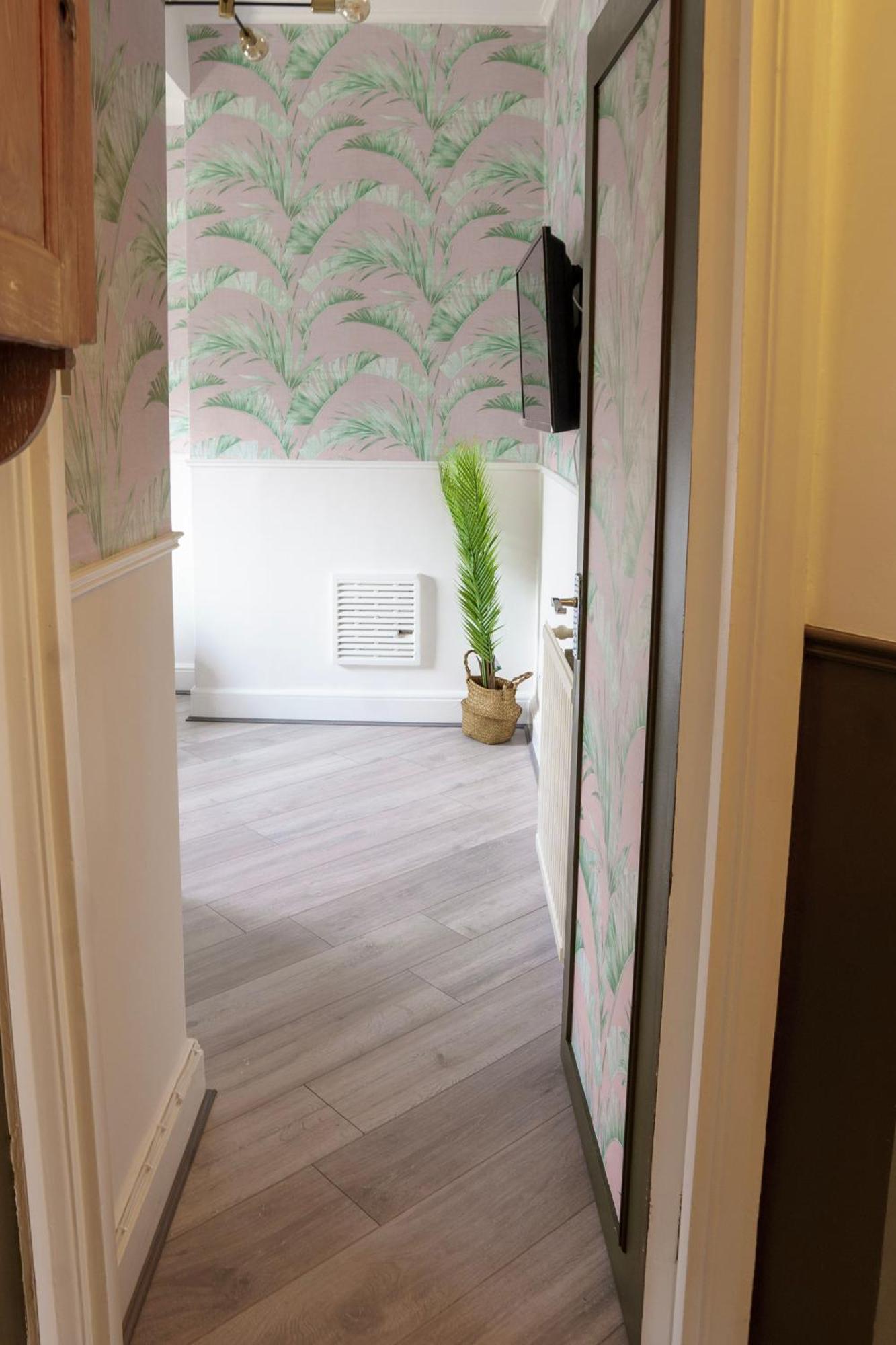 5C- Stylish Urban Retreat - Spacious 2 Bed Flat ลอนดอน ภายนอก รูปภาพ