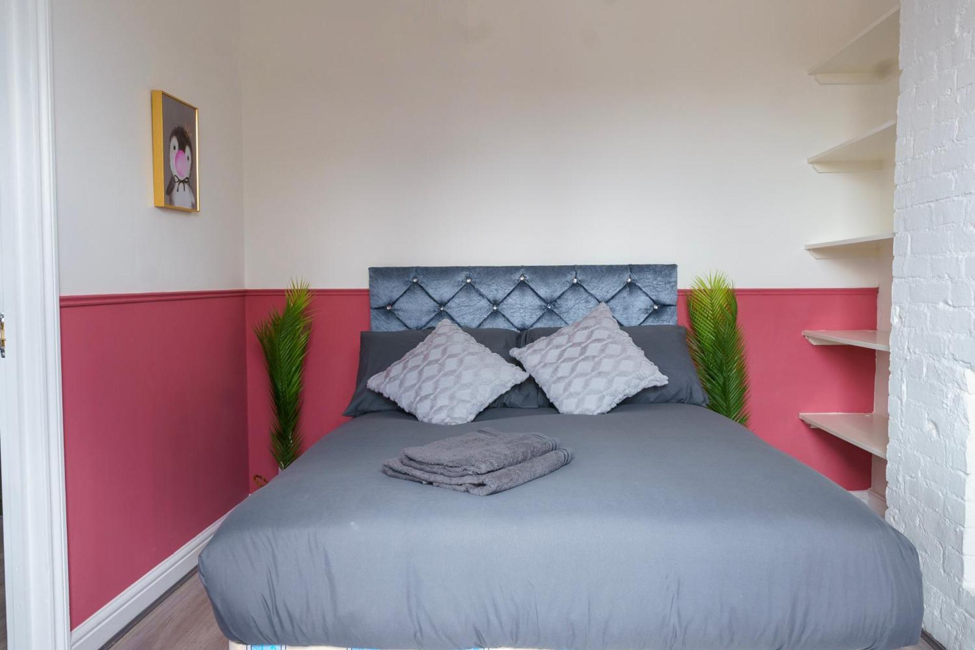5C- Stylish Urban Retreat - Spacious 2 Bed Flat ลอนดอน ภายนอก รูปภาพ