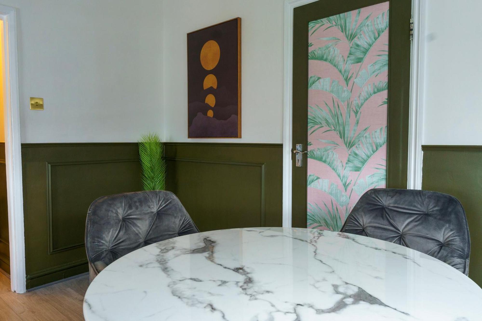 5C- Stylish Urban Retreat - Spacious 2 Bed Flat ลอนดอน ภายนอก รูปภาพ
