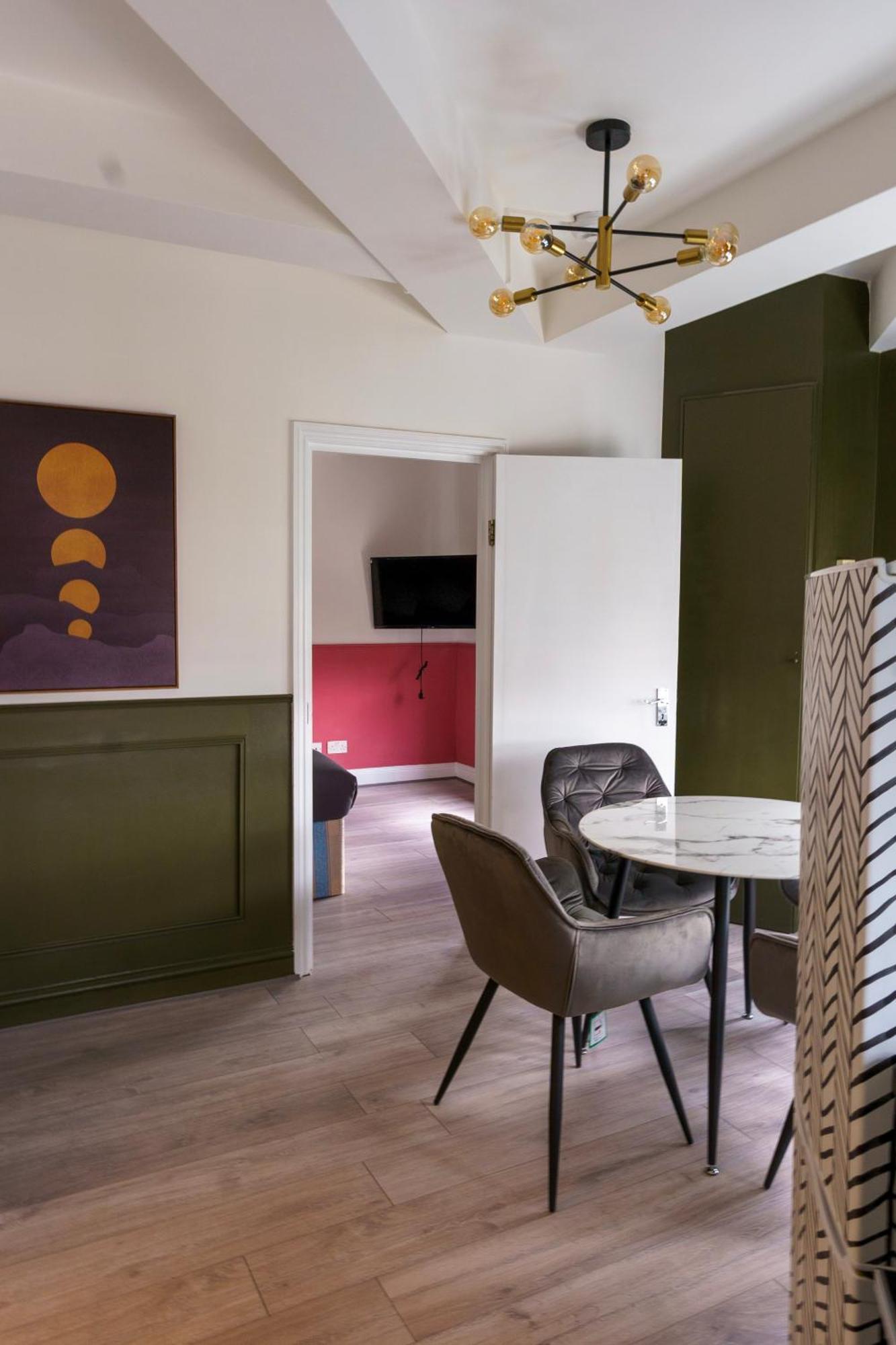 5C- Stylish Urban Retreat - Spacious 2 Bed Flat ลอนดอน ภายนอก รูปภาพ