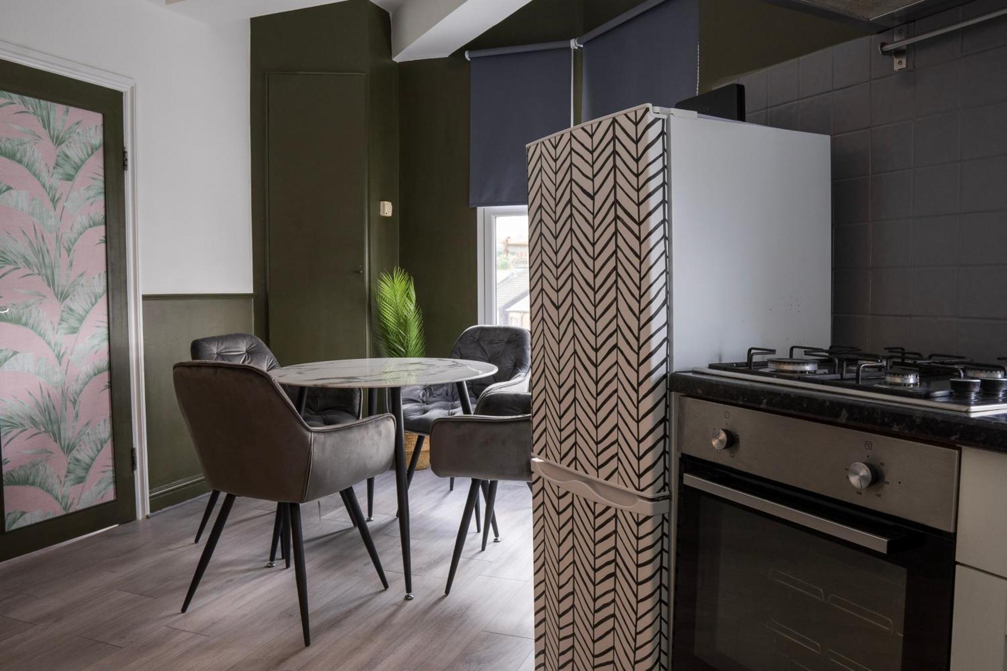 5C- Stylish Urban Retreat - Spacious 2 Bed Flat ลอนดอน ภายนอก รูปภาพ